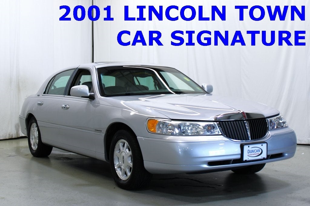 2001 Lincoln Town Car Signature